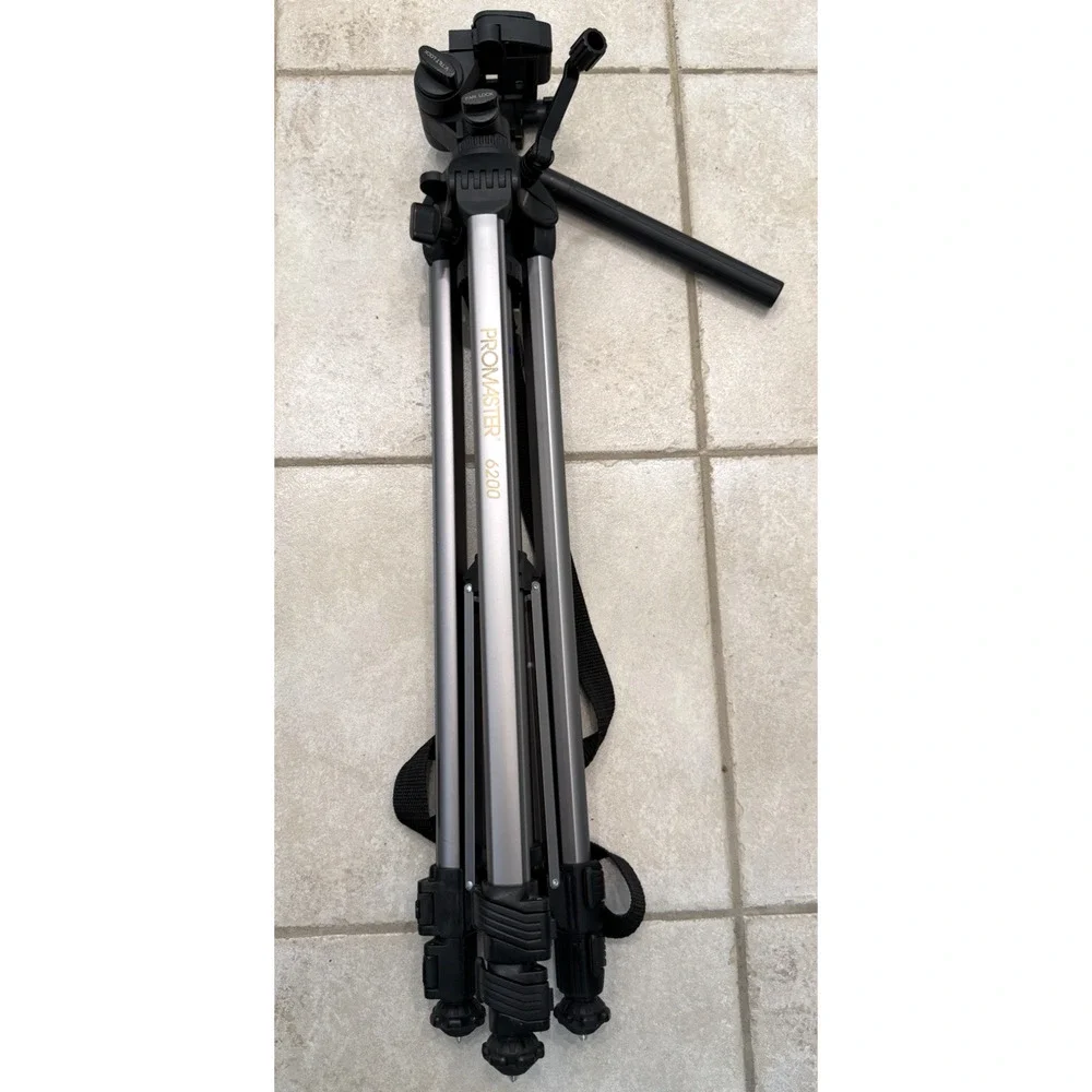 Promaster 6200 Photo/Video Tripod (PR03264) - Very nice condition
